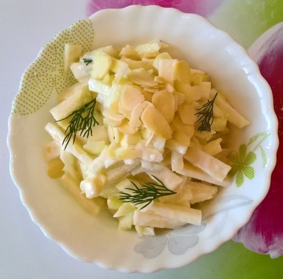 Салат из корня сельдерея и яблока