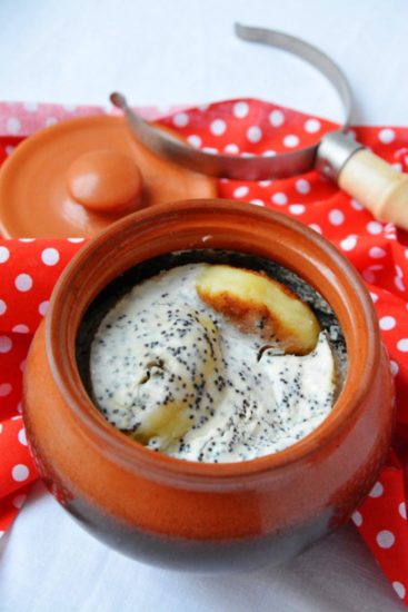 Сырники в маковом соусе